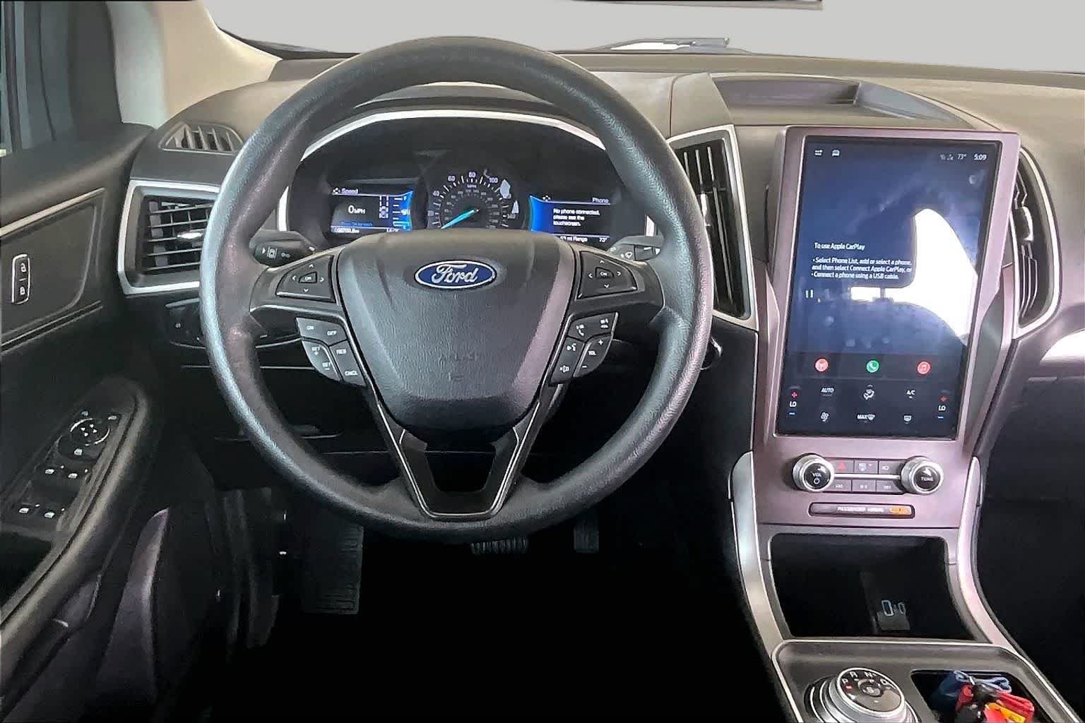 Used 2021 Oxford White Ford SE image 6