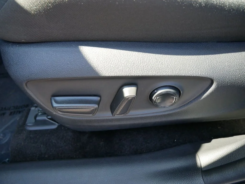 Certified Used 2025  Toyota XLE image 15
