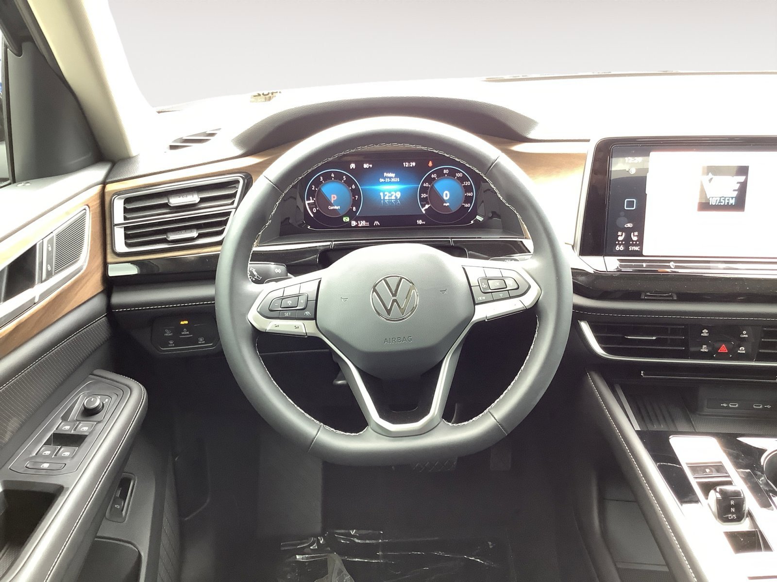 New 2025 Silver Mist Metallic Volkswagen 2.0T SE w/Technology image 14