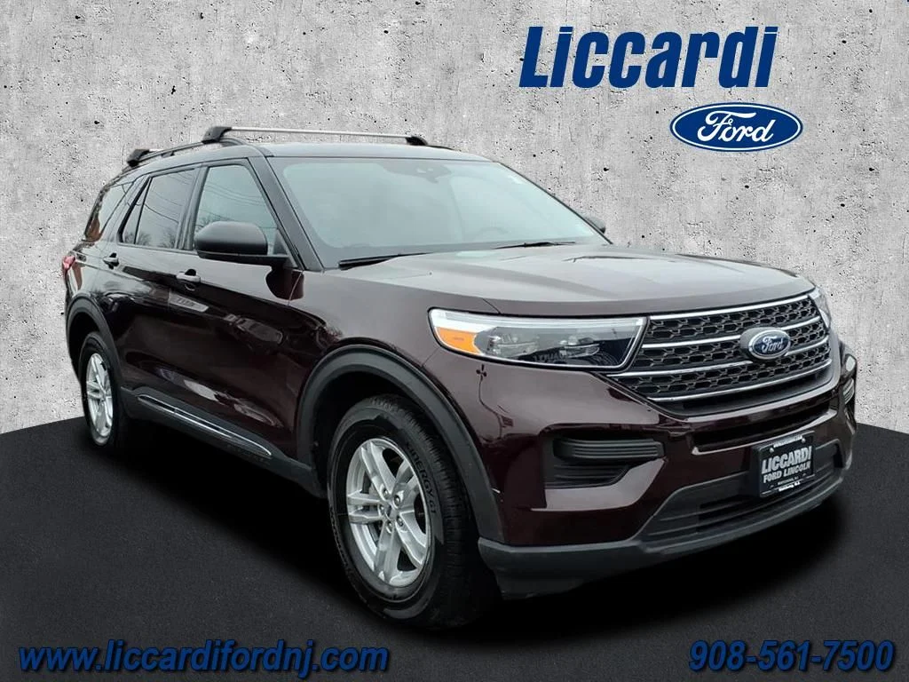 2023 Ford Explorer XLT 4WD's photo