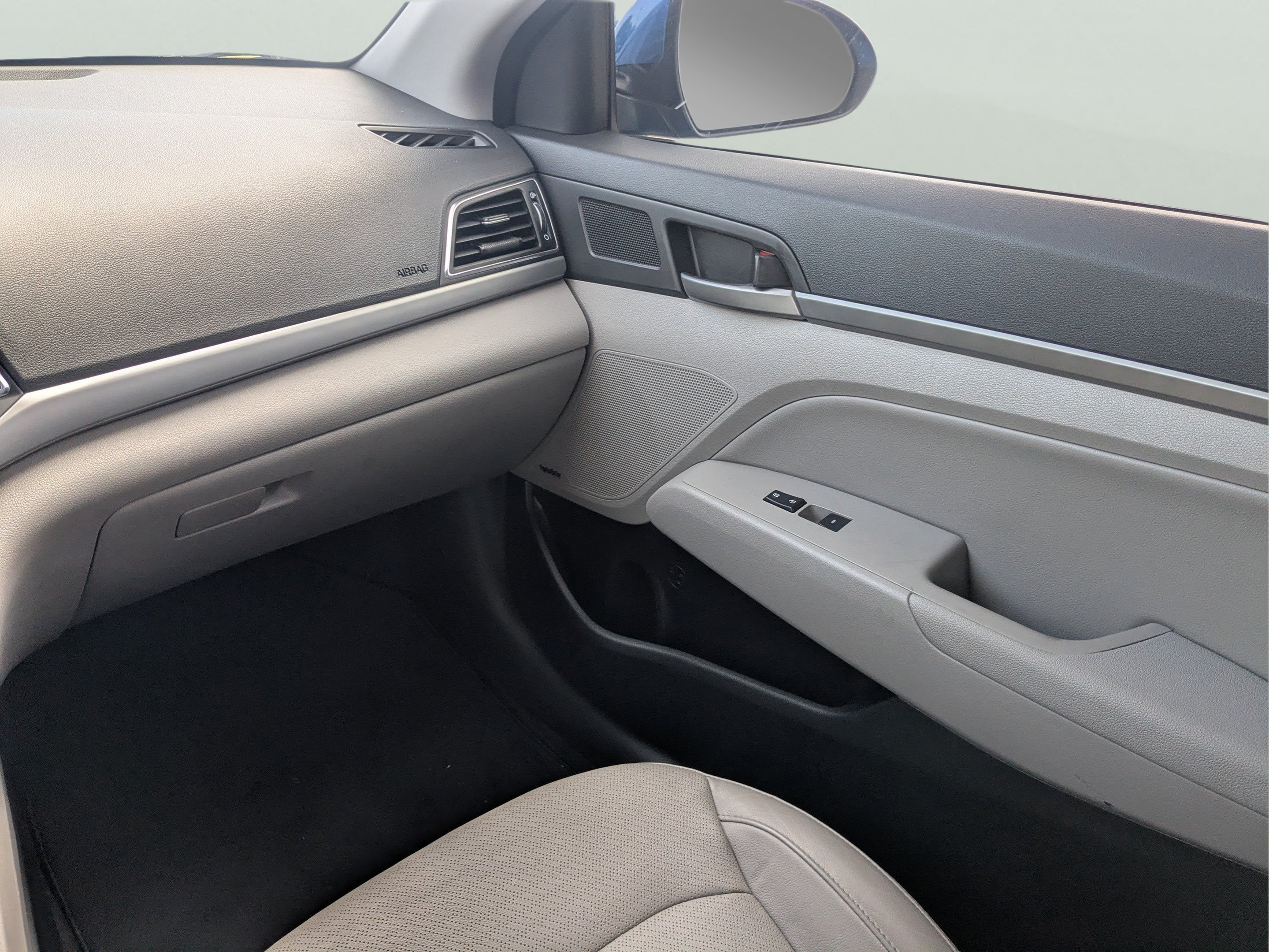 2017 Hyundai Elantra Limited - Photo 13