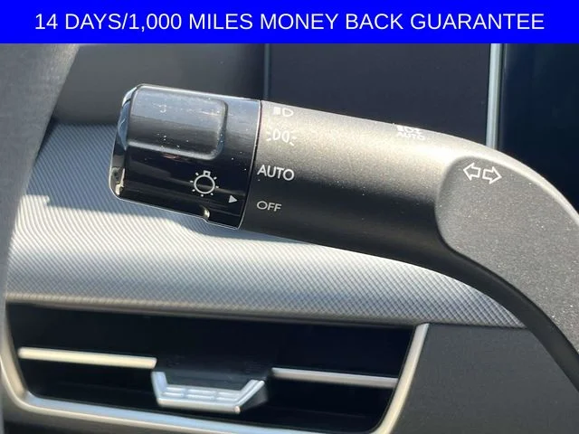 Certified Used 2025 White Hyundai SE image 28
