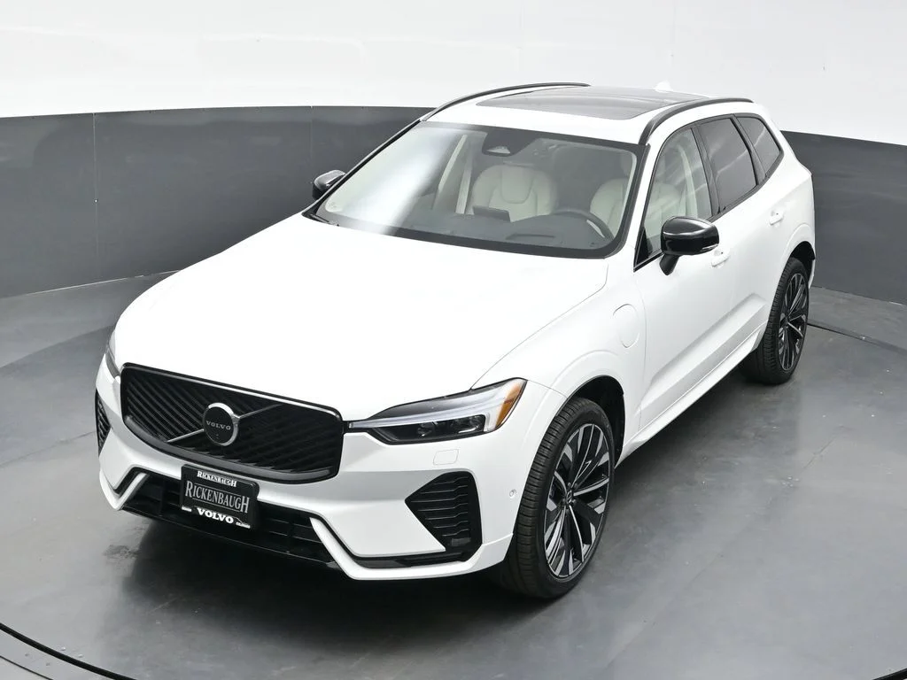 New 2026 Crystal White Volvo T8 Ultra image 29