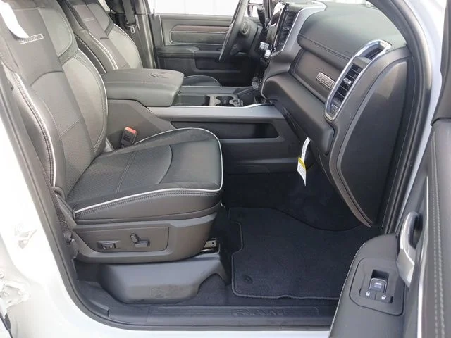 New 2026 Bright White Clear-Coat Exterior Paint RAM Laramie image 30