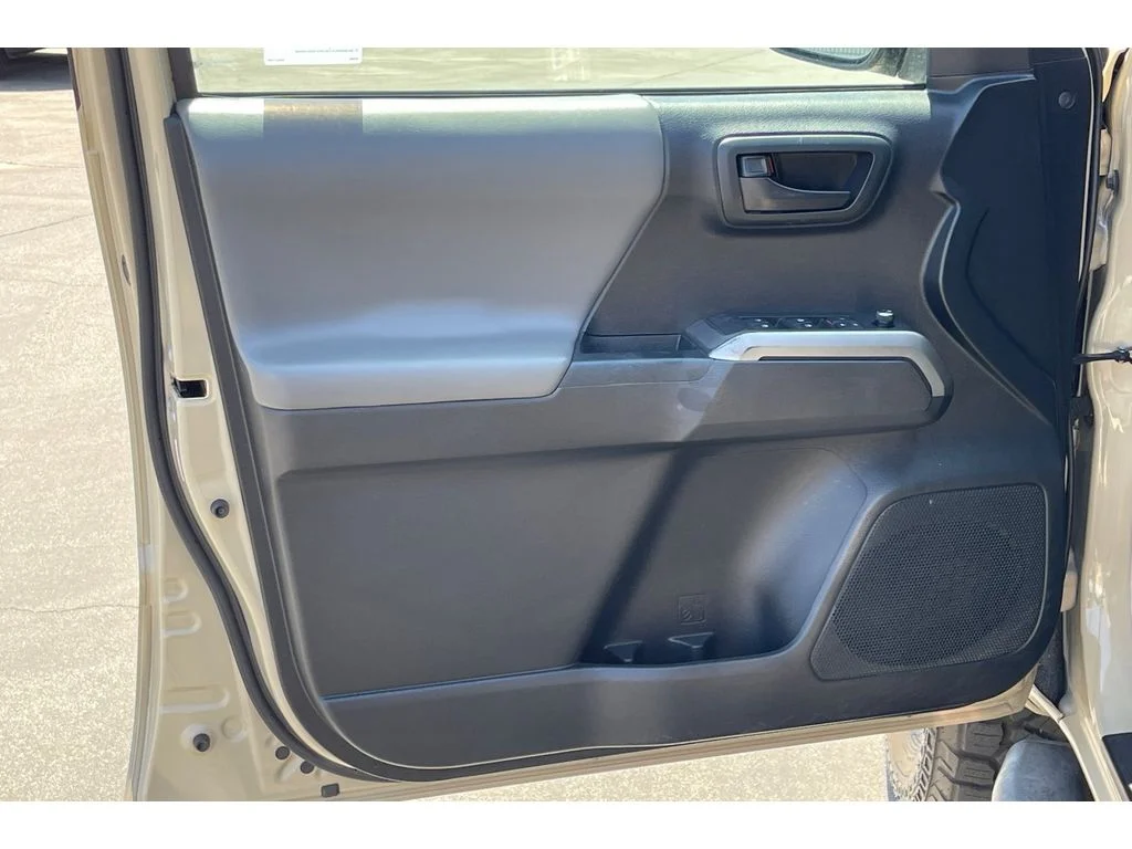 Used 2018 Quicksand Toyota SR5 image 12