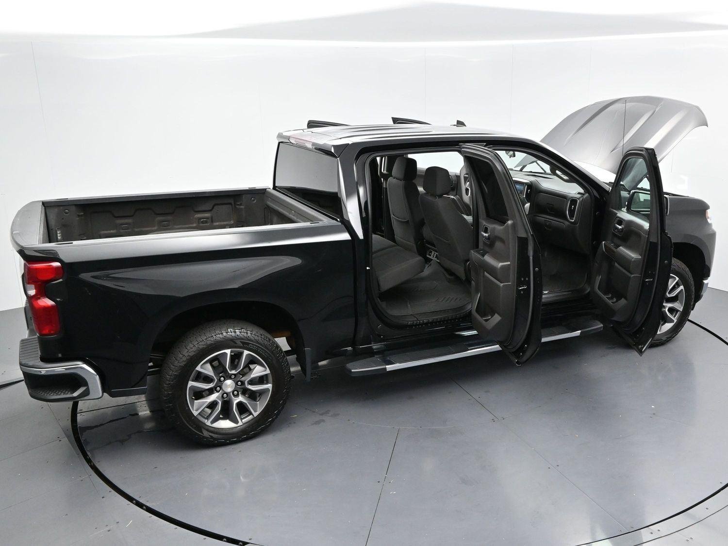 Used 2022 Black Chevrolet LT image 39