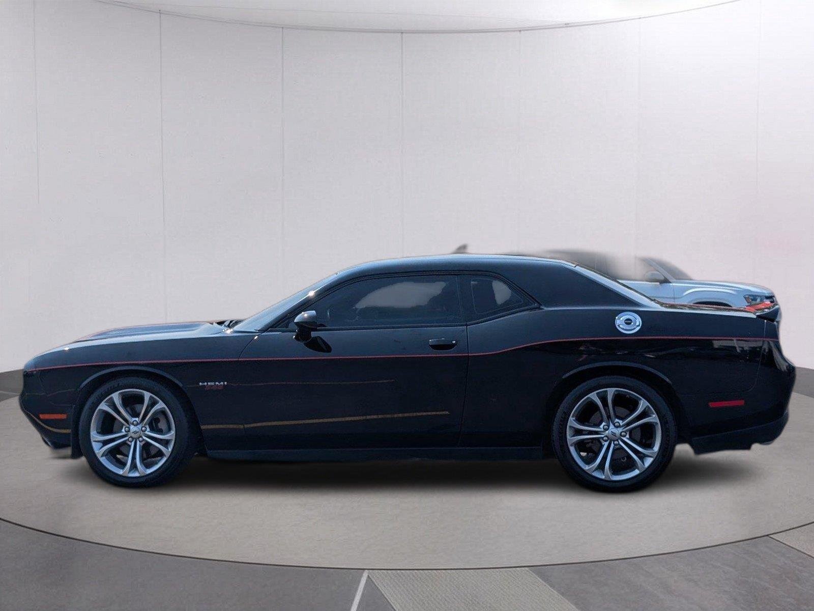 Used 2022 Pitch Black Clearcoat Dodge R/T image 2