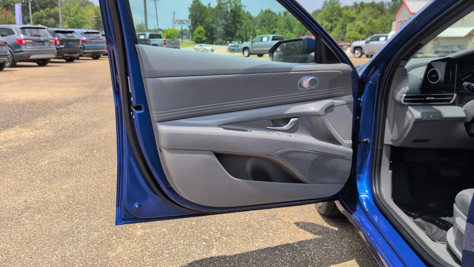 Used 2025 Intense Blue Hyundai SEL Convenience image 11