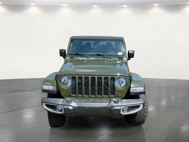 Used 2022 Green Jeep Sport image 4