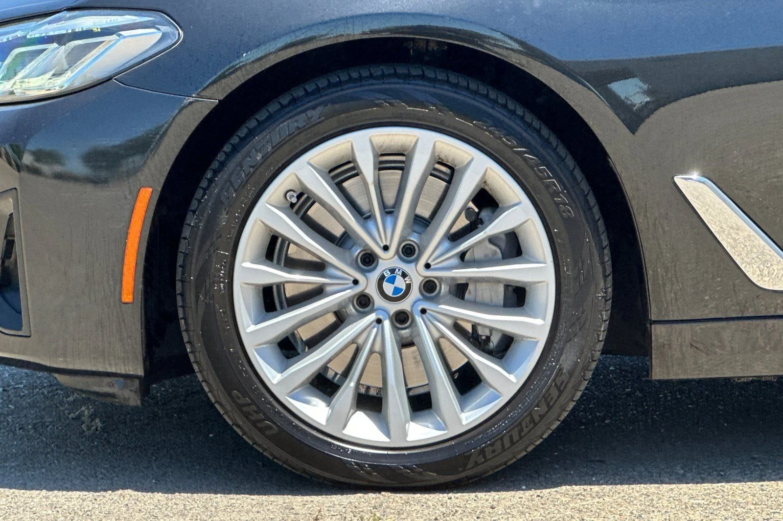 Used 2021 Black BMW 530i image 26