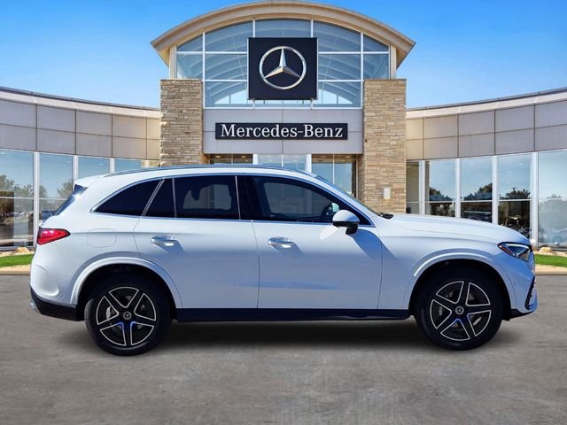 Used 2026 MANUFAKTUR Moonlight White Metallic Mercedes-Benz GLC 300 image 5