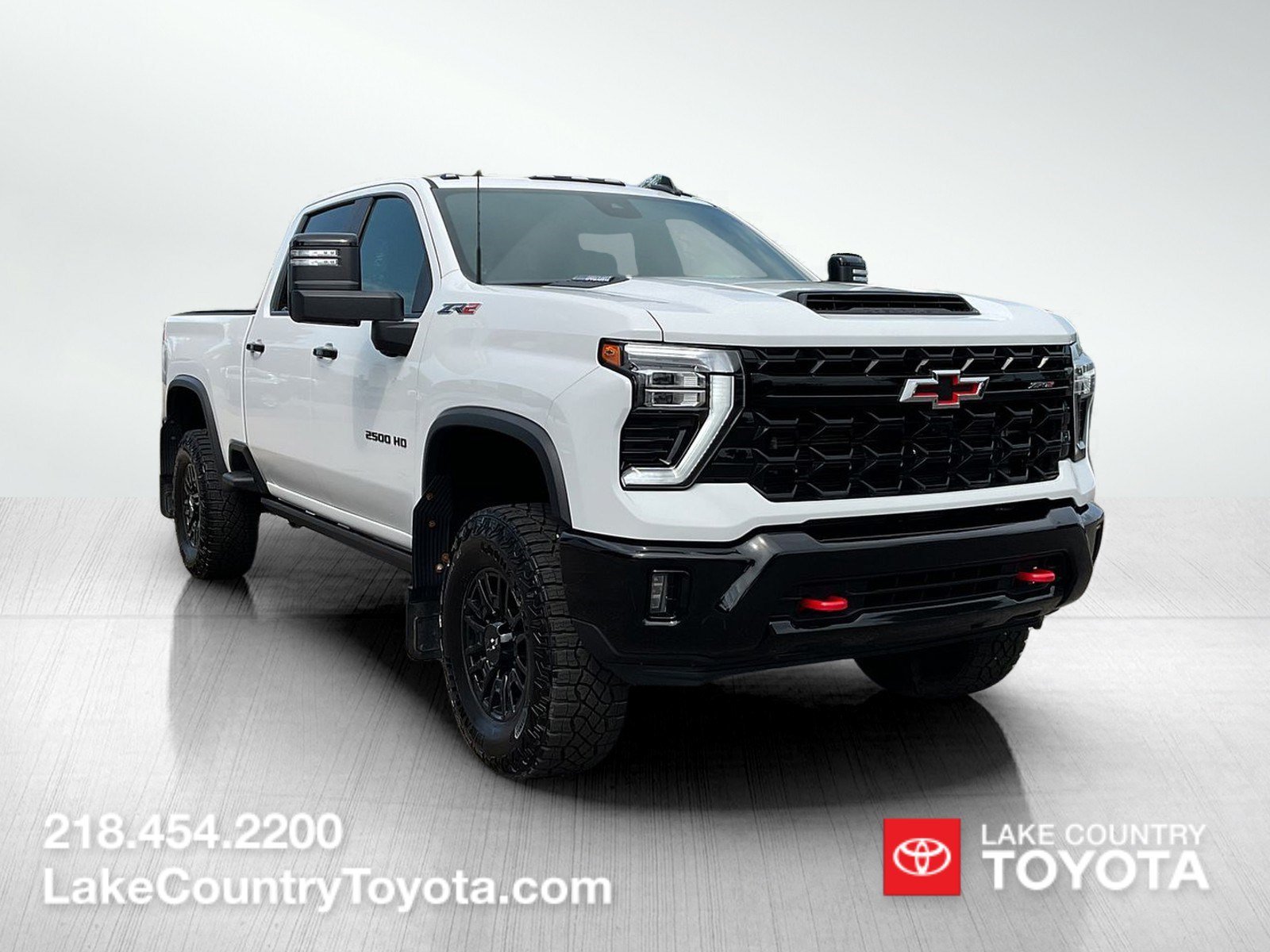 Used 2024 White Chevrolet ZR2 image 7