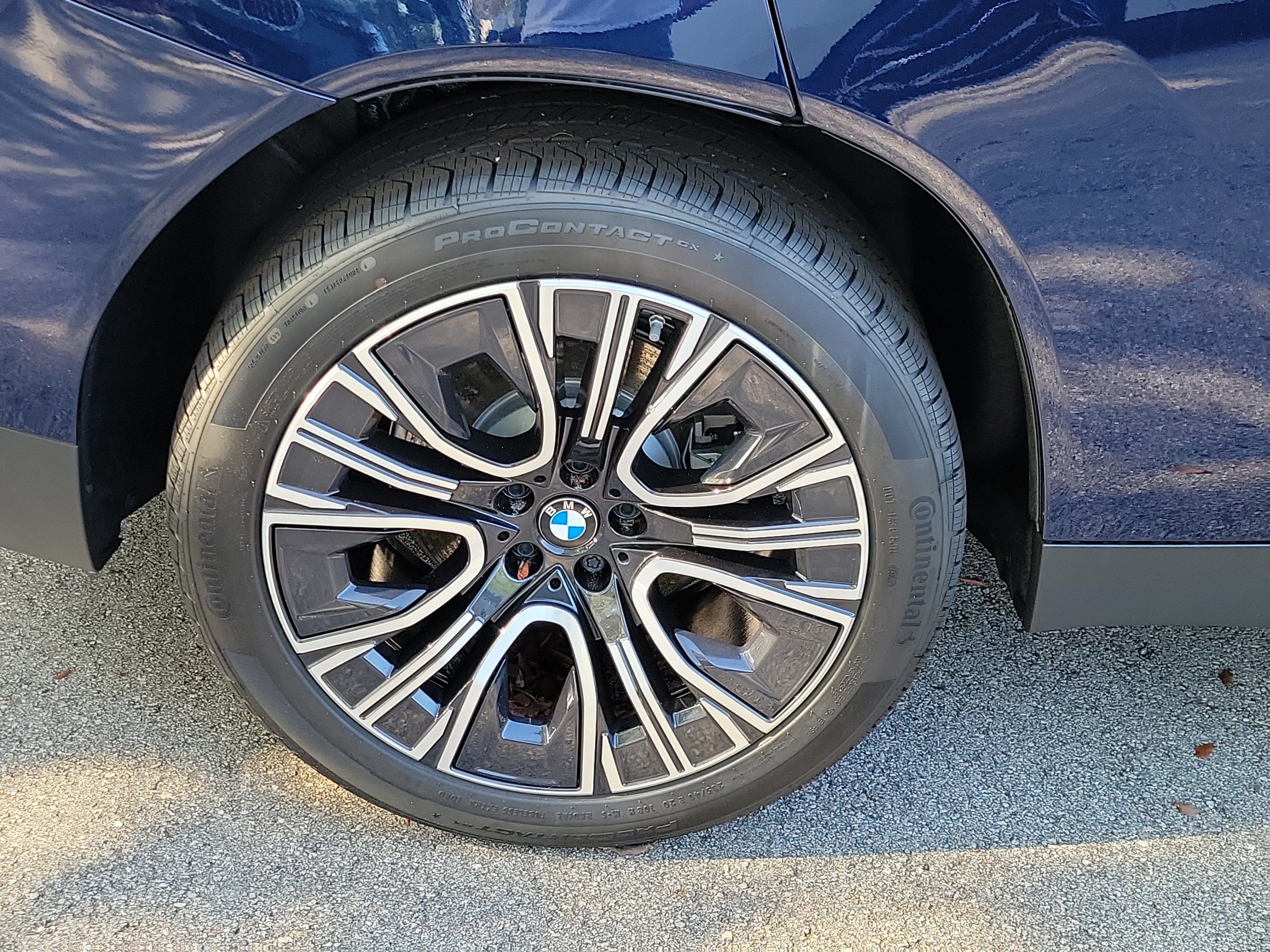New 2026 Tanzanite Blue II Metallic BMW 30 xDrive image 5