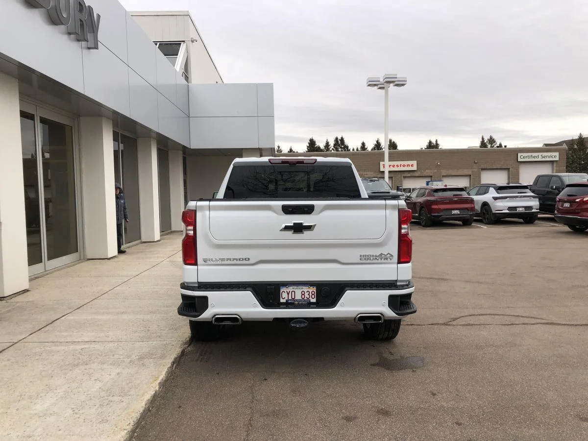 Used 2026 White Chevrolet 4wd Crew Cab 147 image 6