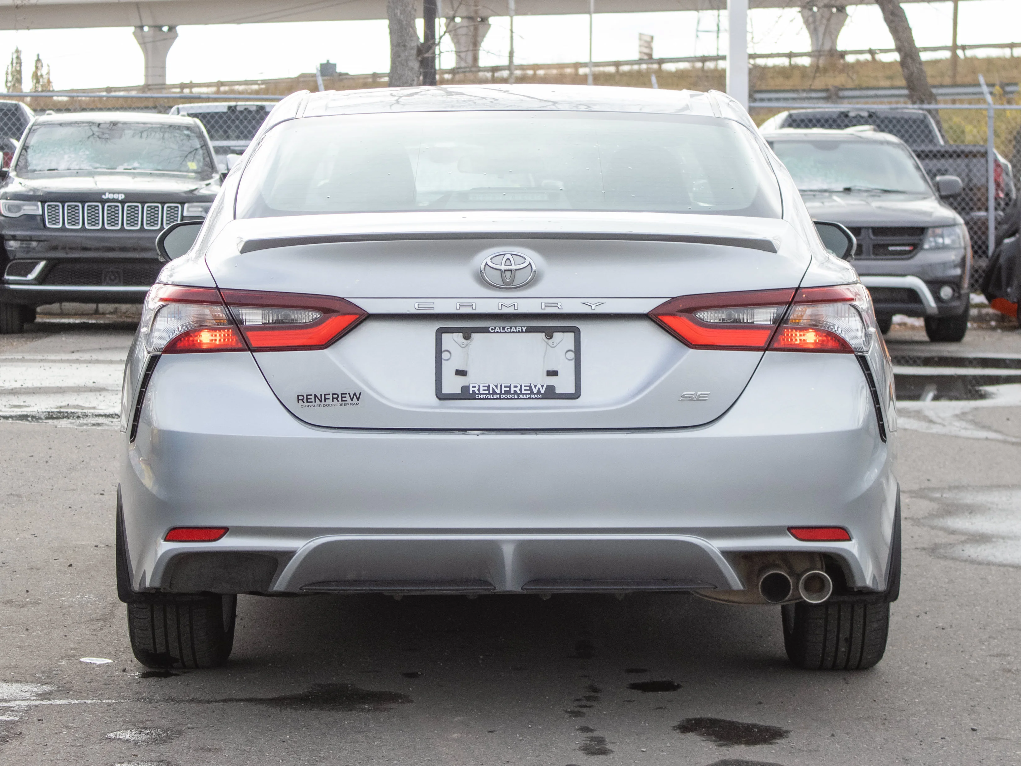 Used 2024 Silver Toyota SE* Heated Seats & Wheel, Backup Camera, Apple CarPlay image 13
