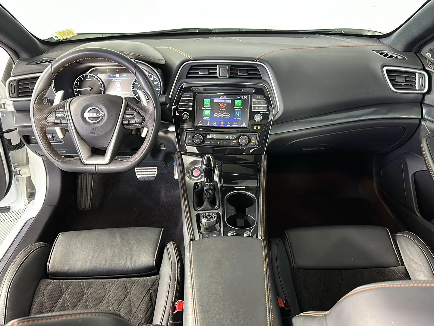 Used 2023 Pearl White Tricoat Nissan SR image 25