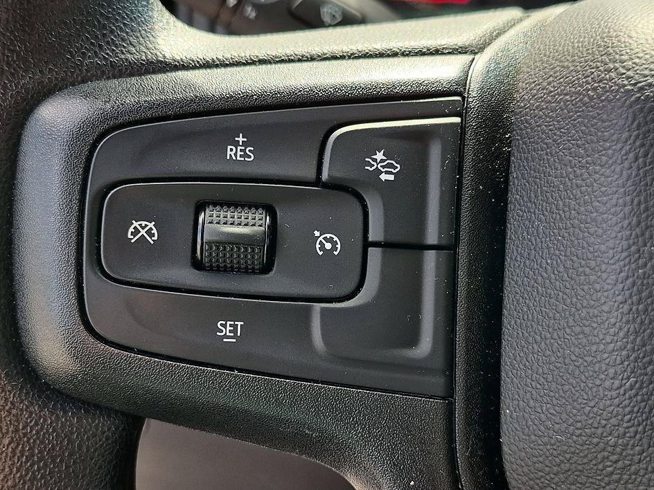 Used 2025 Black Chevrolet Custom image 16