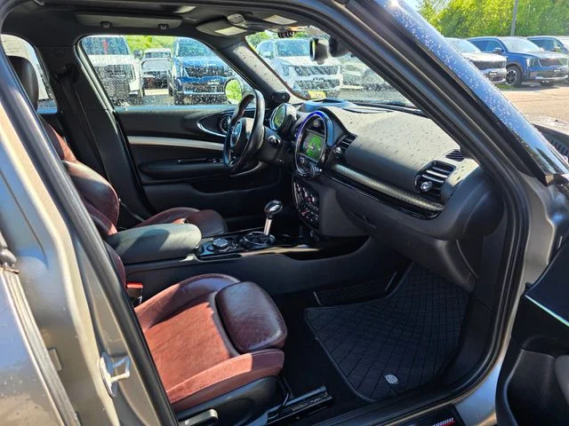 Used 2017 Silver Metallic MINI Clubman image 11