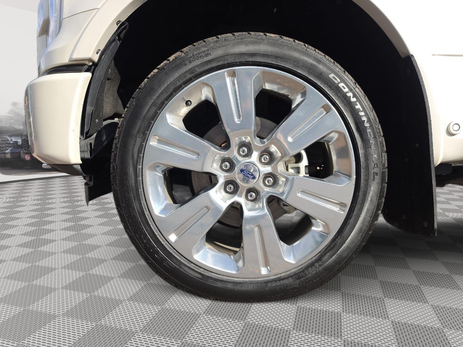 Used 2016 White Platinum Metallic Tri-Coat Ford Limited image 15