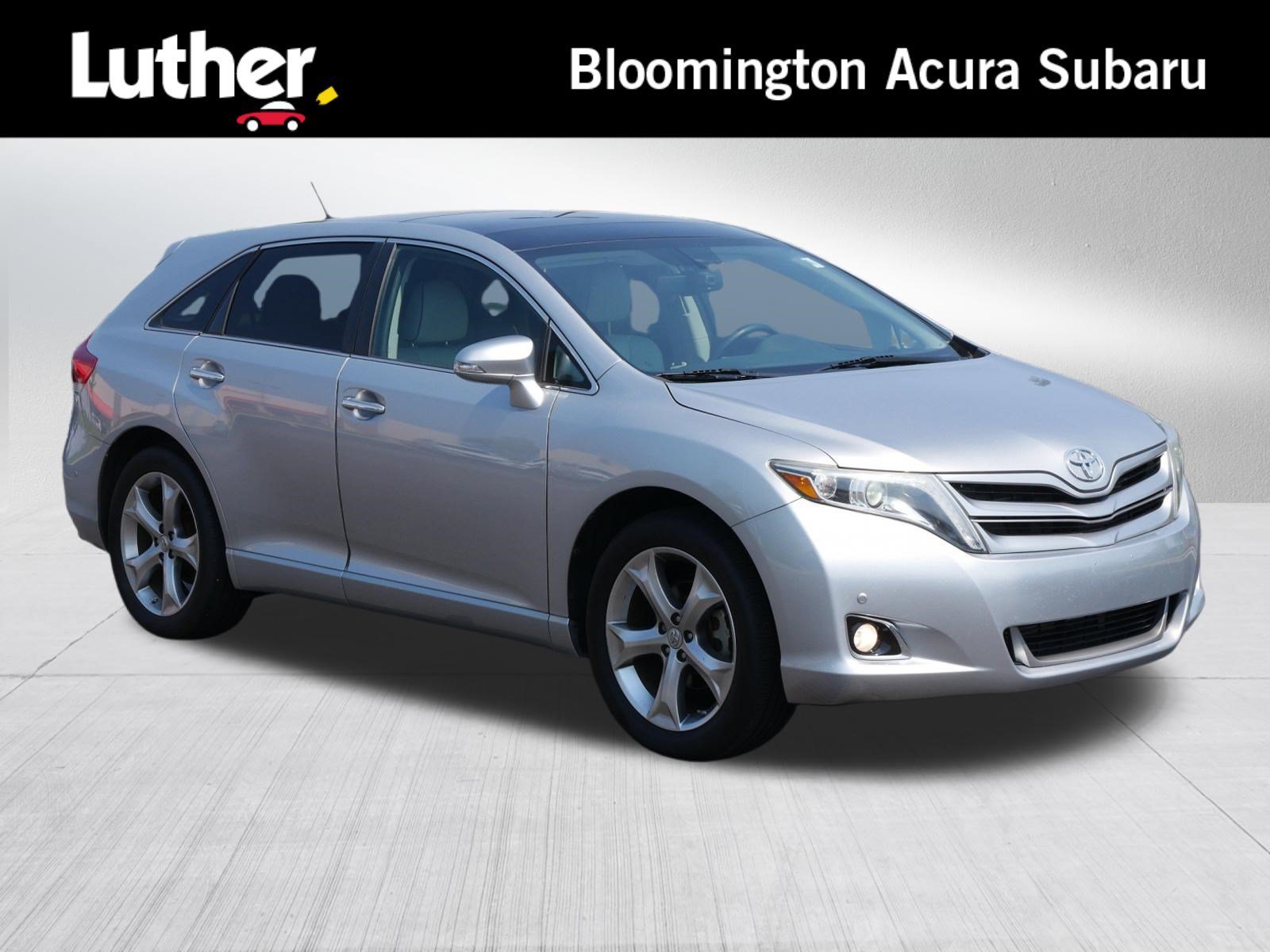 Used 2015 Celestial Silver Metallic Toyota Limited image 1