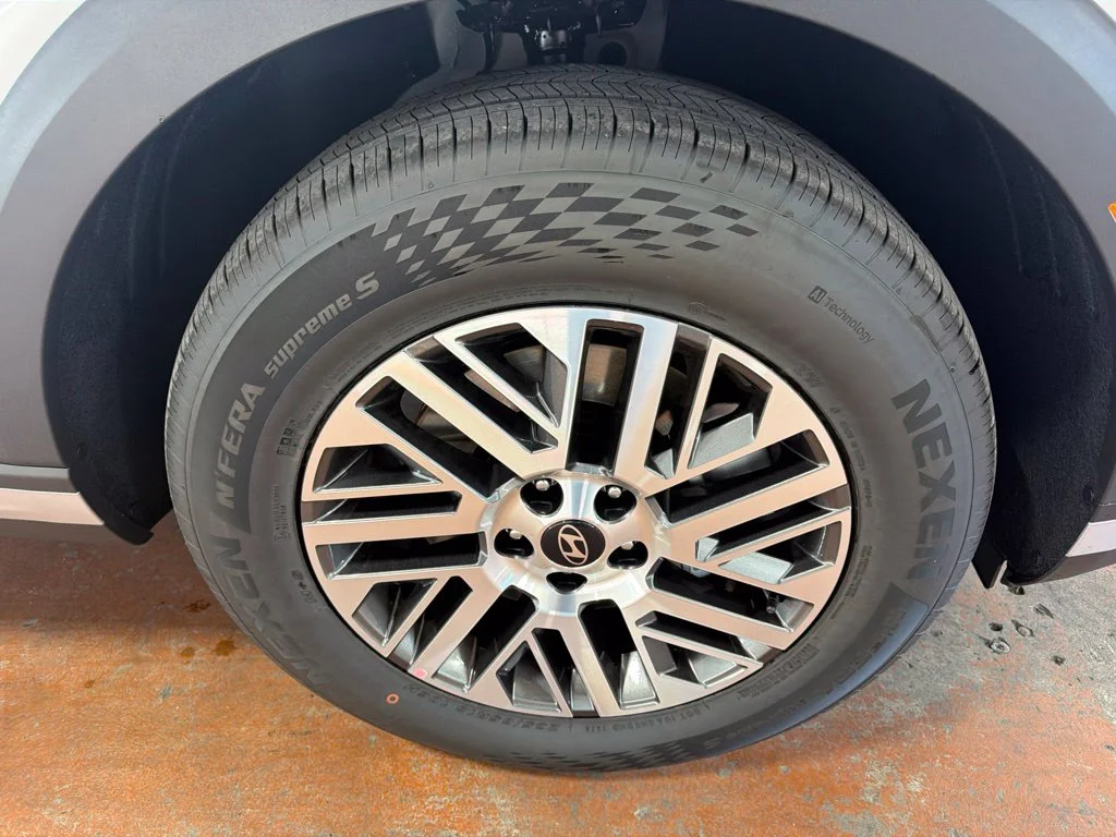 New 2027 Creamy White Pearl Hyundai SEL image 10