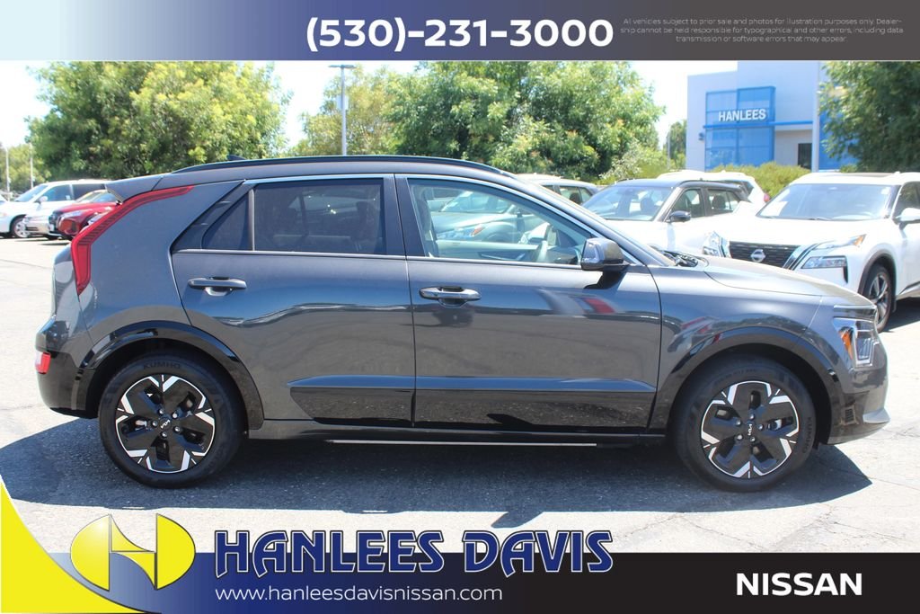 Used 2023 Gray Kia Wind image 6