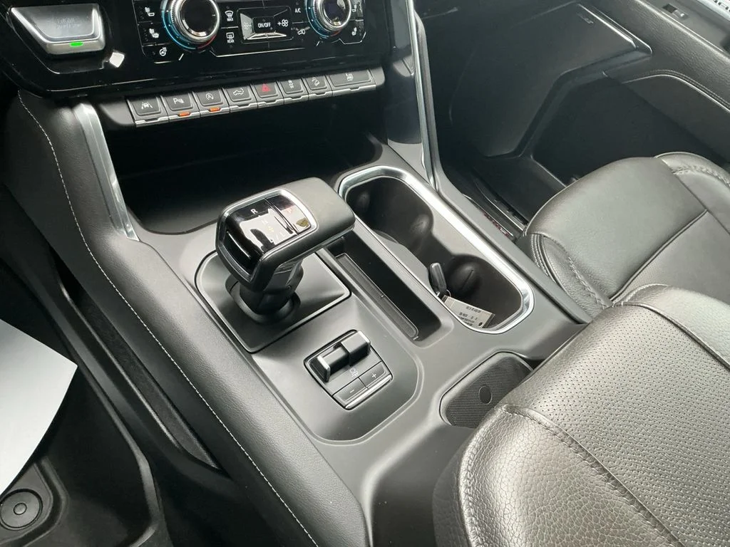 Used 2024 Black GMC Denali image 18
