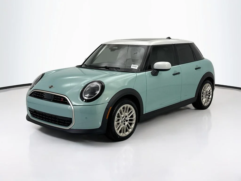 2026 MINI Hardtop Cooper S Signature's photo