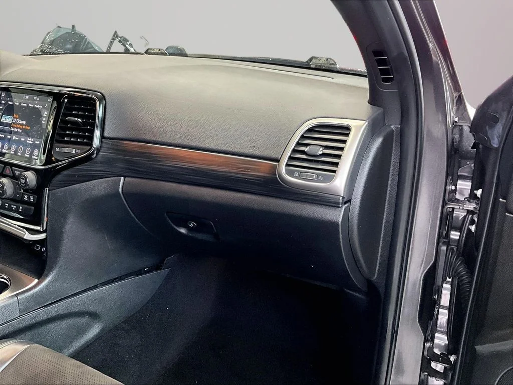 Used 2020 Gray Jeep Altitude image 17