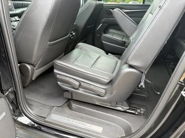 Used 2023 Onyx Black GMC Denali image 21