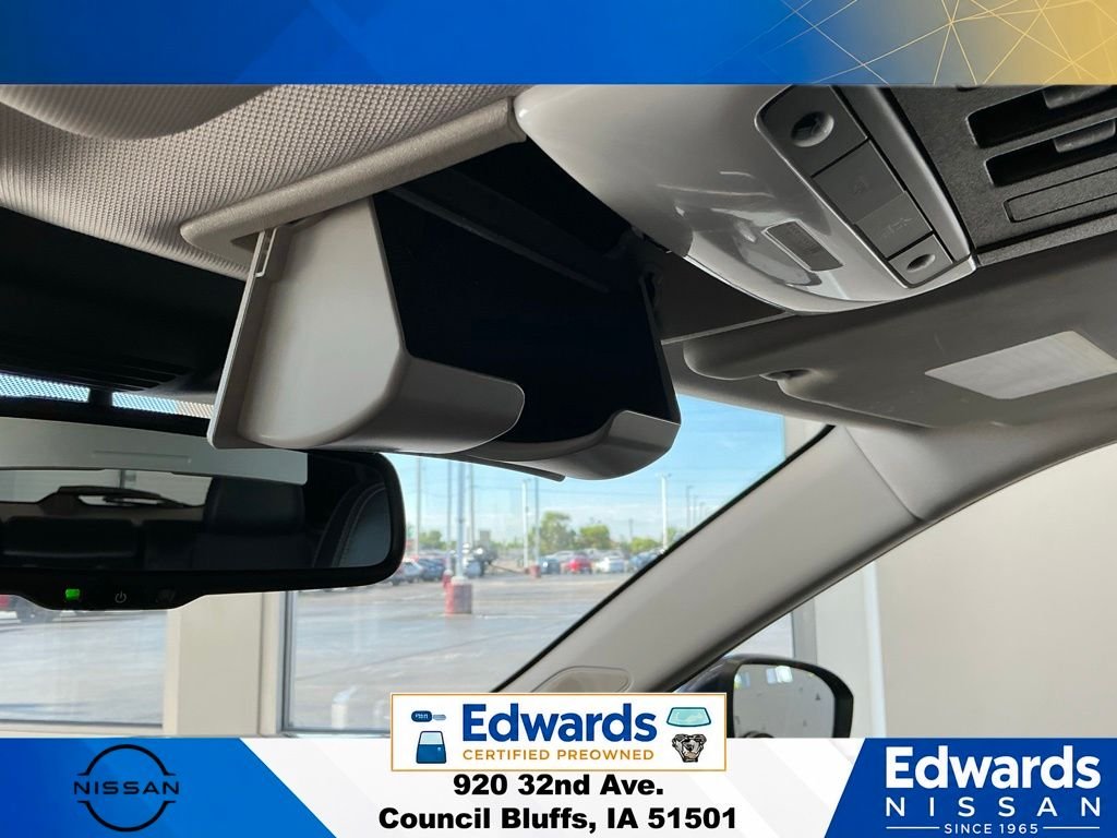 Used 2022 Blue Mitsubishi SE image 33