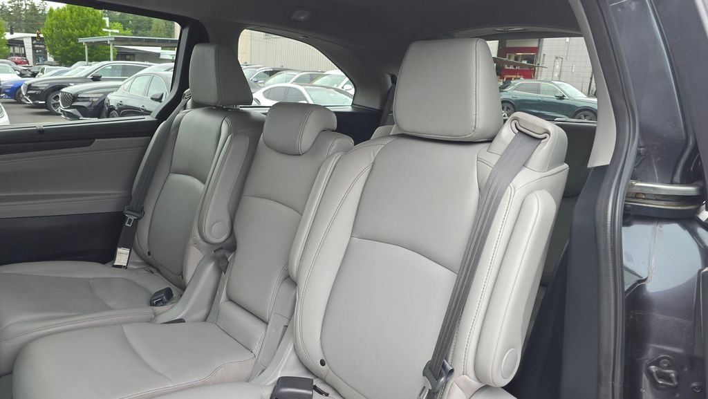 Used 2022  Honda EX-L image 17