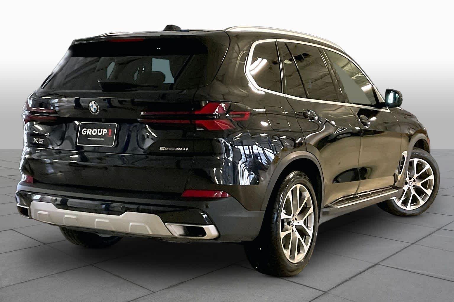 Used 2026  BMW sDrive40i image 12