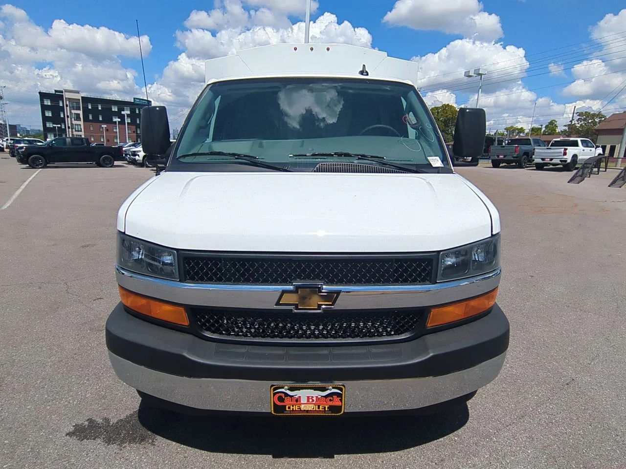 New 2025 Summit White Chevrolet 1WT image 3
