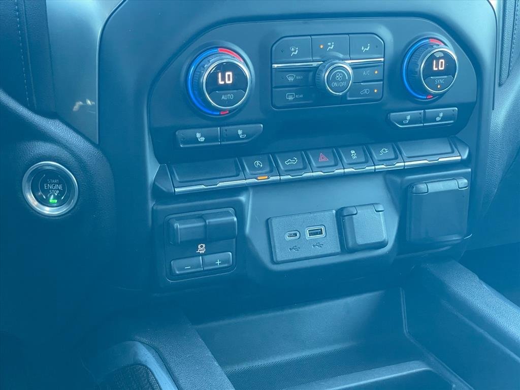 Used 2020 NORTHSKY BLUE METALLIC Chevrolet RST image 18