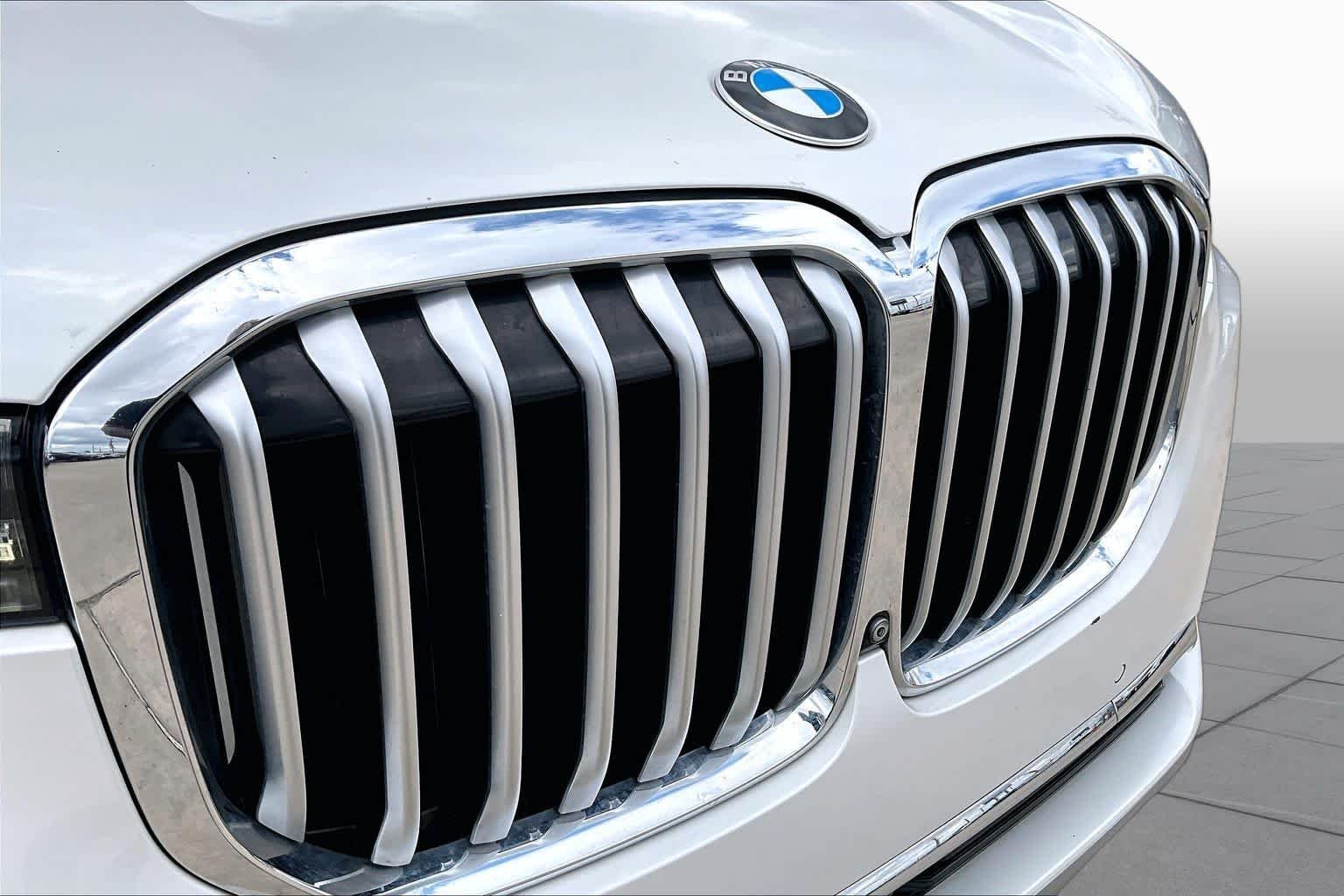 Used 2020 Mineral White Metallic BMW xDrive40i image 30