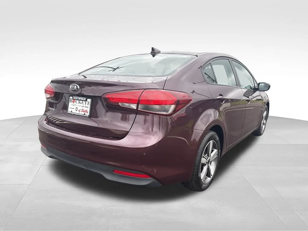 Used 2018 Red Kia LX image 3