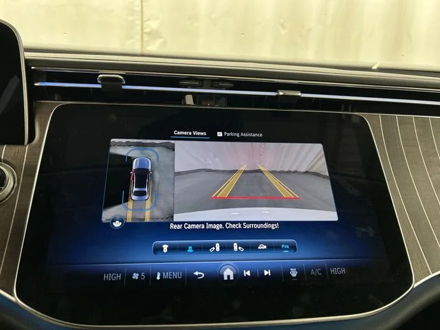2025 Mercedes-Benz E-Class E350 - Photo 15