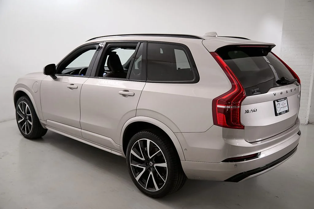 Certified Used 2023 Bright Dusk Volvo Plus image 7