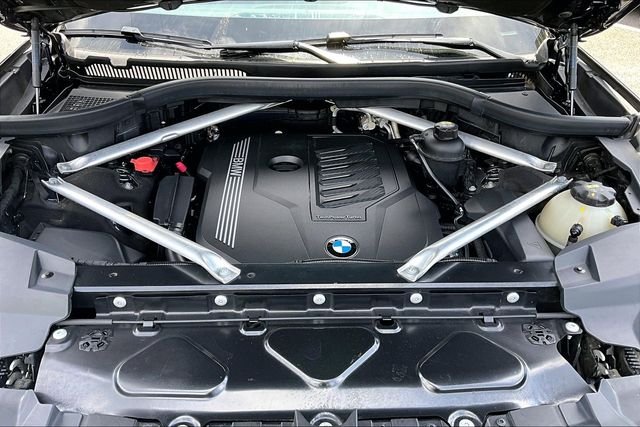 Used 2019 Gray BMW xDrive40i image 31