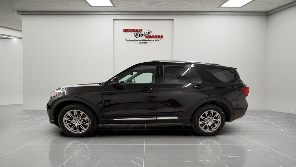 Used 2025 Black Ford Platinum image 4