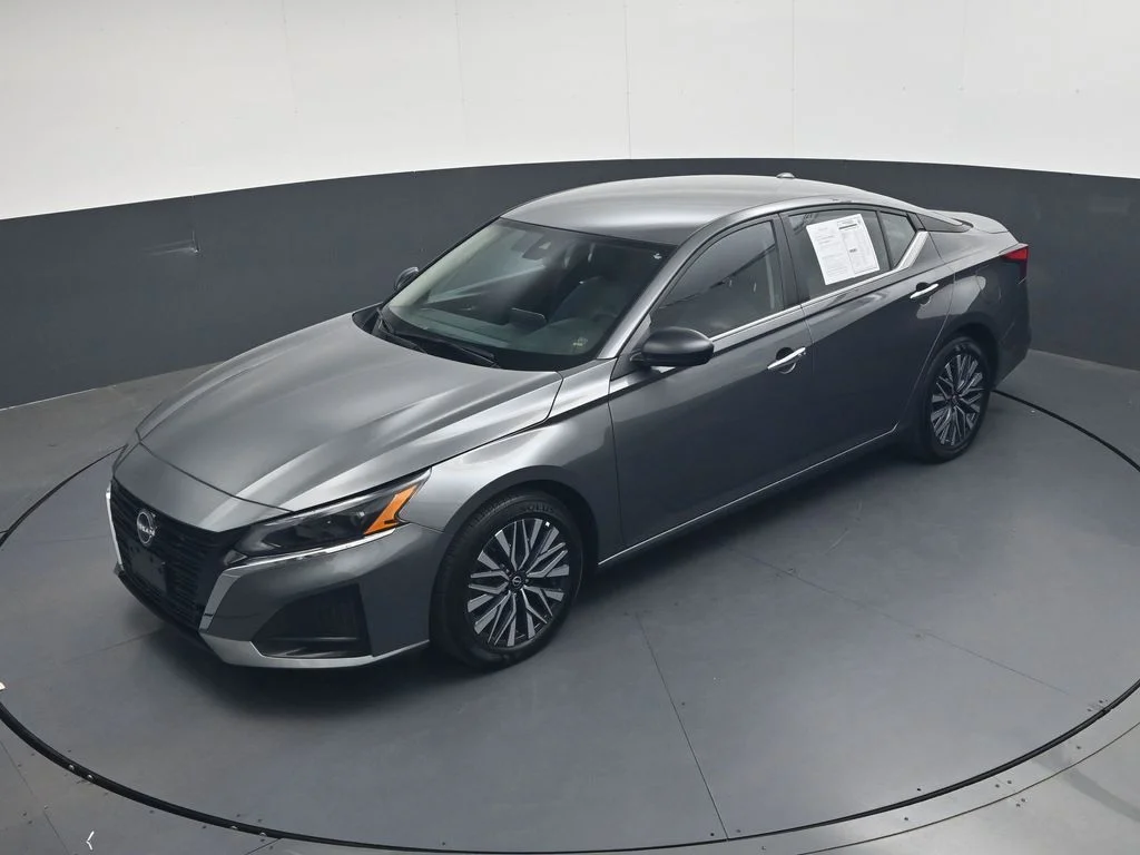 Used 2025 Gray Nissan 2.5 SV image 31
