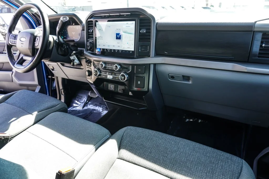 Used 2024 Blue Ford XLT image 9
