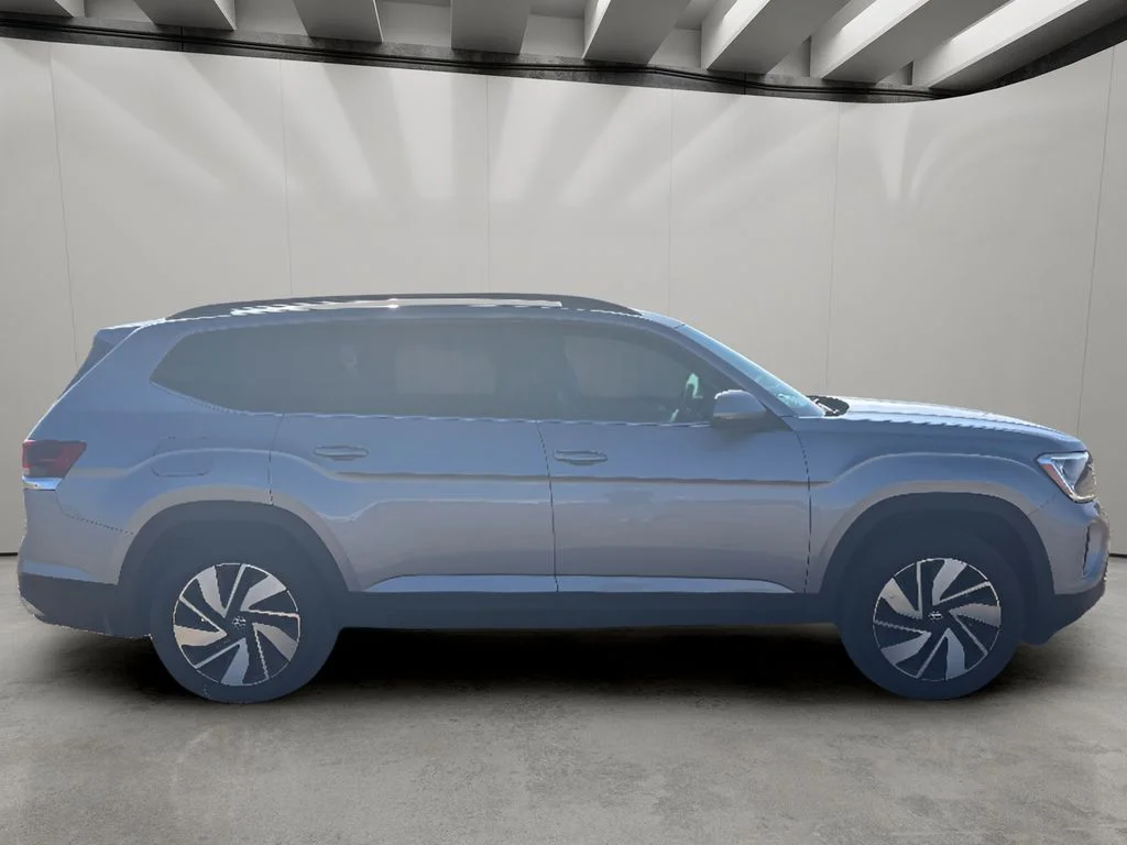 Used 2025 Silver Mist Metallic Volkswagen SE w/Technology 4Motion image 10