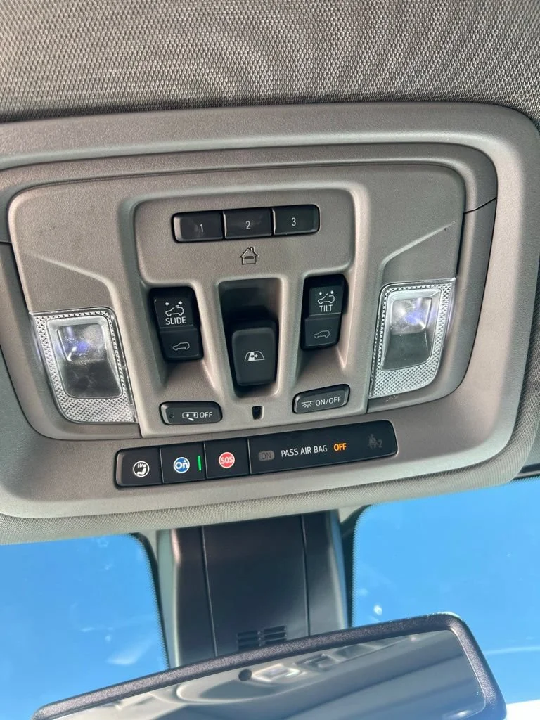 Used 2022 Summit White Chevrolet LTZ image 19