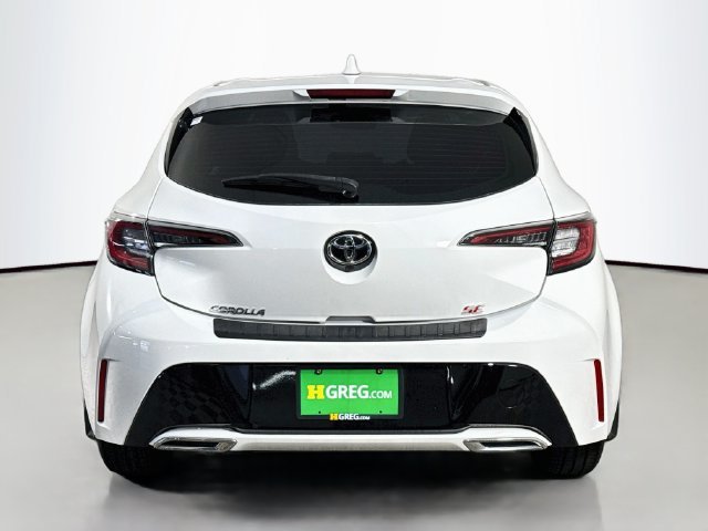 Used 2022 White Toyota SE image 6