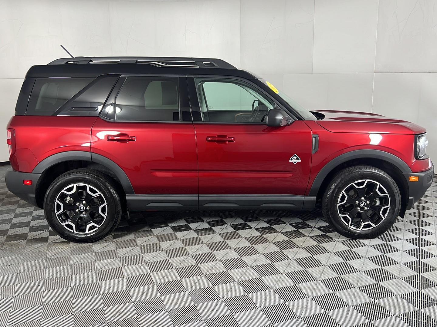 Used 2025 Ruby Red Metallic Tinted Clearcoat Ford Outer Banks image 9