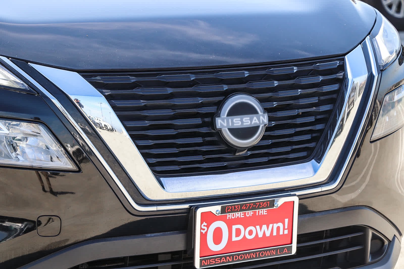 Used 2022 Super Black Nissan SV image 5