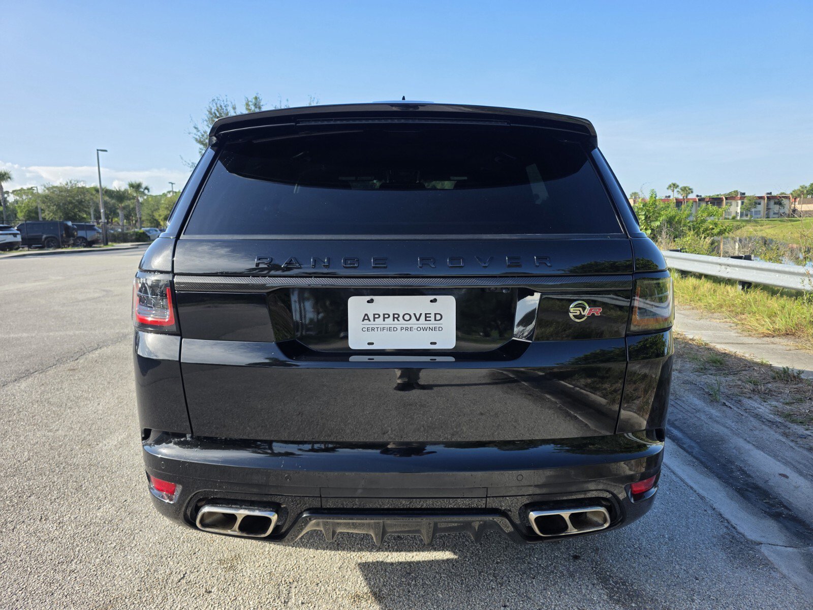Used 2021 Santorini Black Metallic Land Rover SVR image 6
