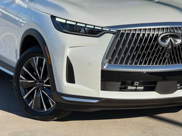 New 2026 RADIANT WHITE INFINITI Luxe FWD image 11